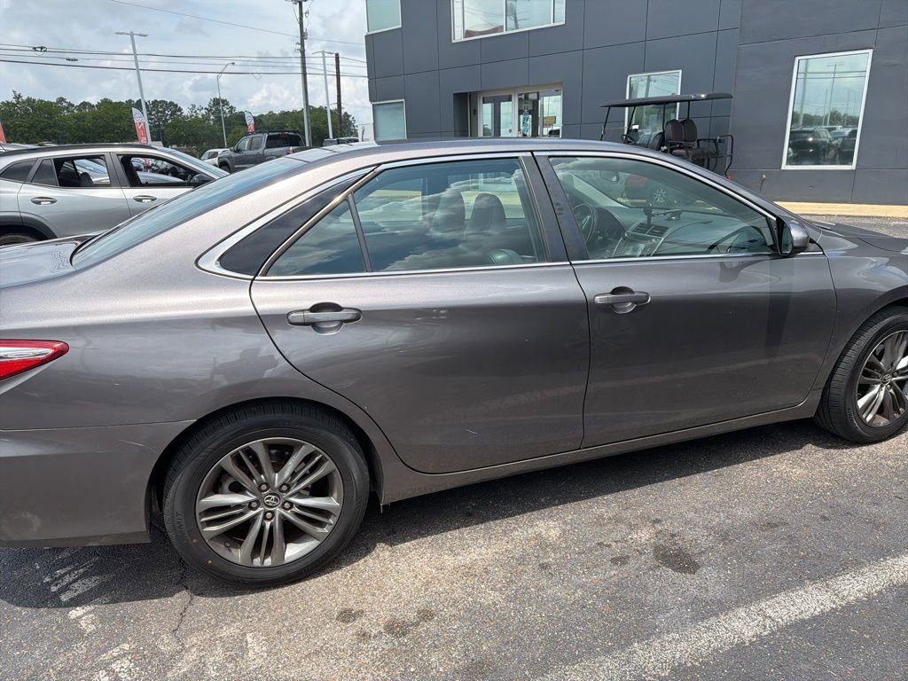 Used 2017 Toyota Camry SE FWD image 5