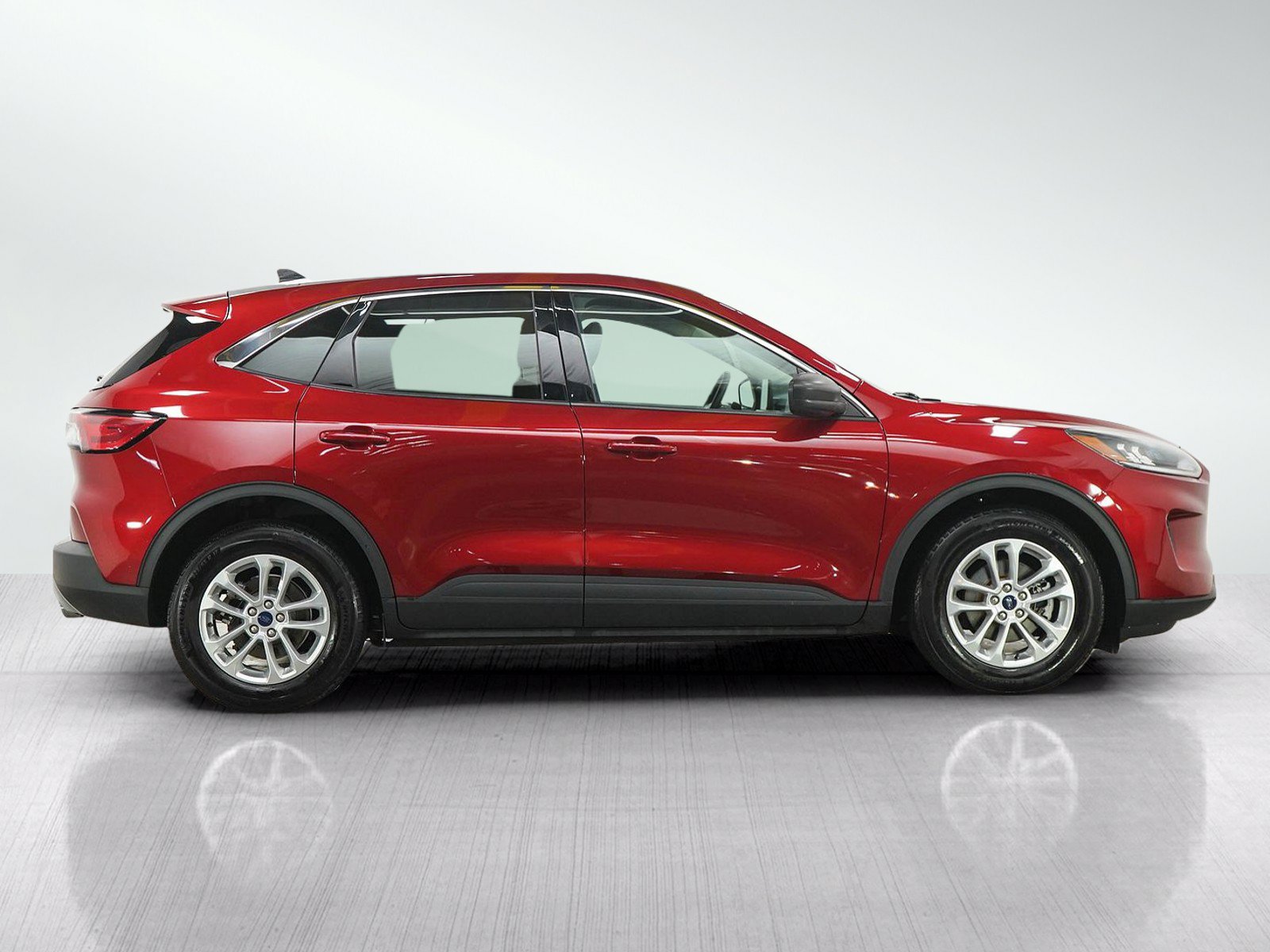 Used 2022 Ford Escape SE w/ Cold Weather Package FWD image 7