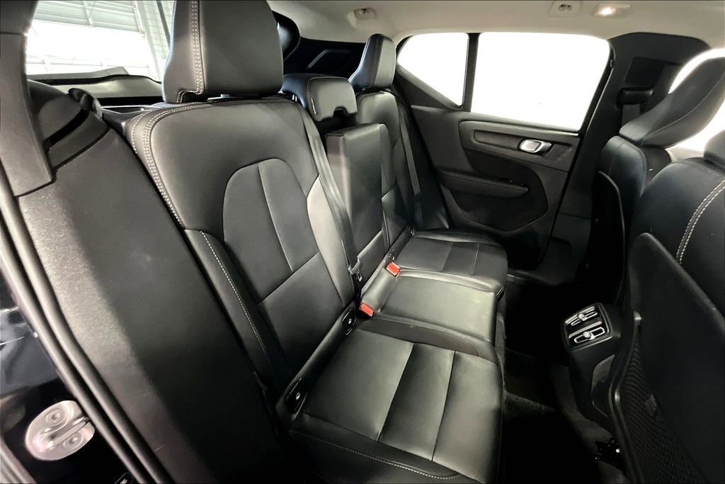 Used 2024 Volvo XC40 B5 Plus w/ Climate Package image 35