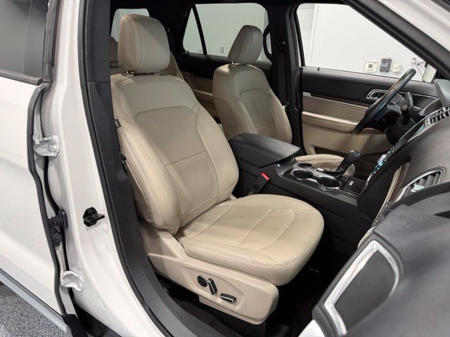 Used 2018 Ford Explorer Limited w/ Equipment Group 301A FWD image 39