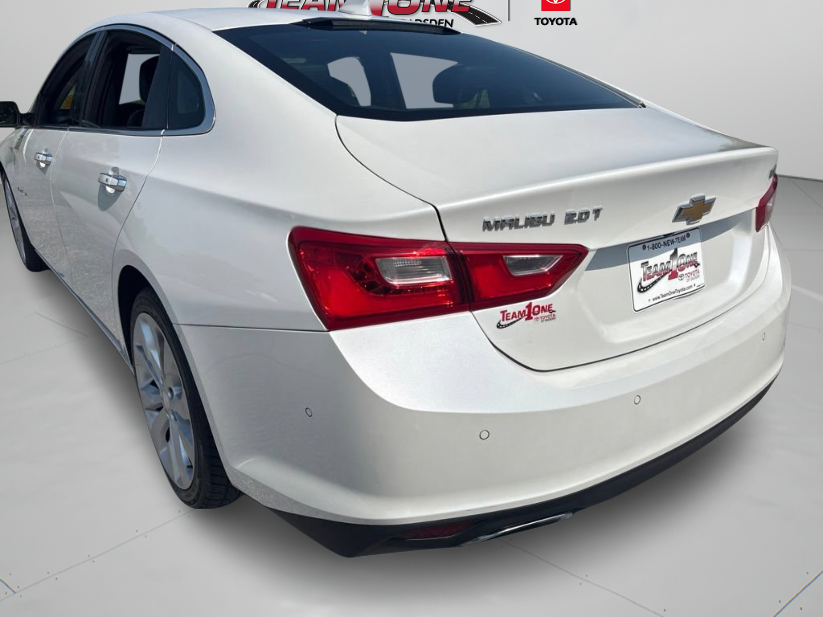 Used 2017 Chevrolet Malibu Premier w/ Premier Sun and Wheel Package FWD image 27