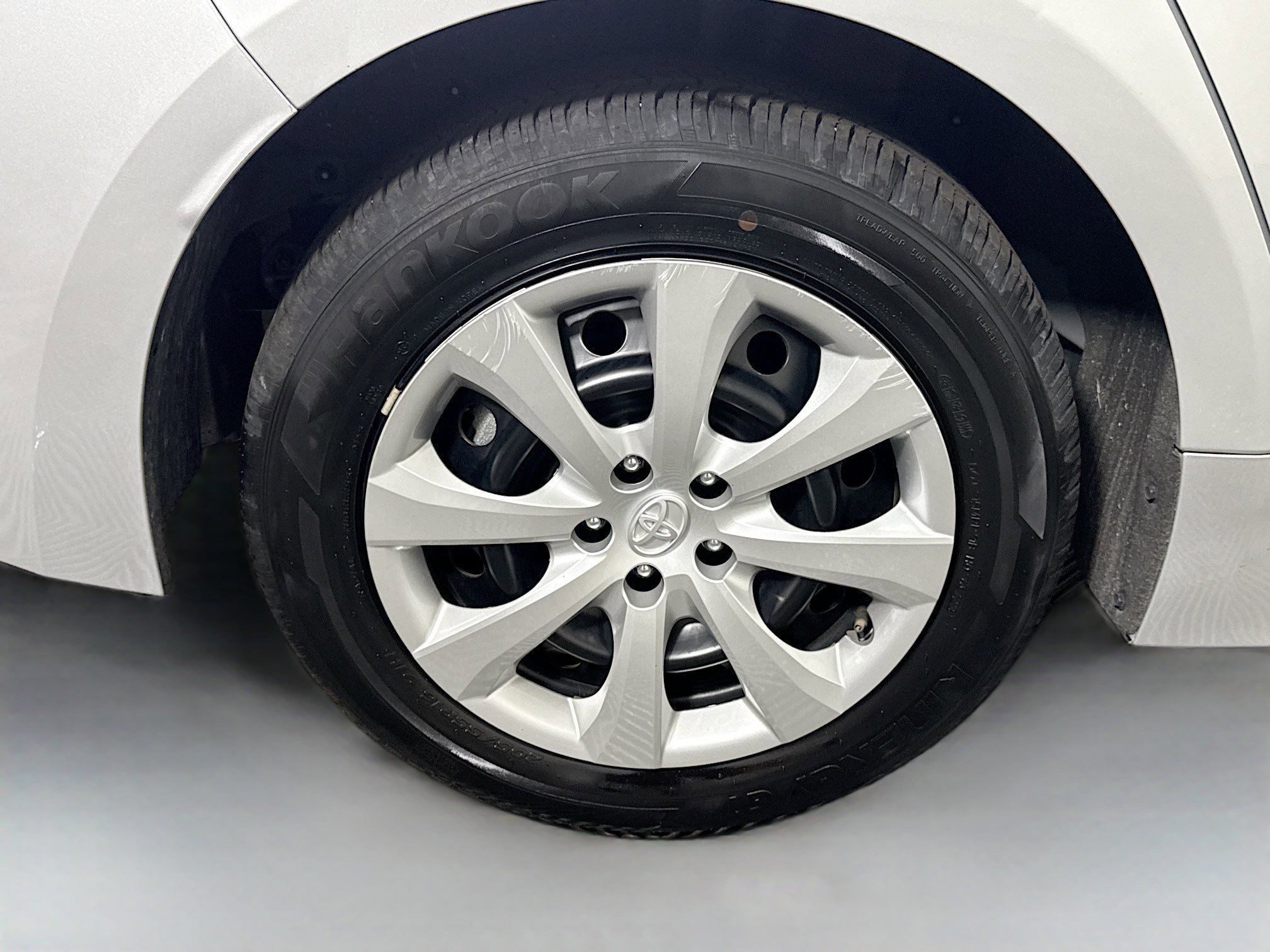 Used 2024 Toyota Corolla LE image 32