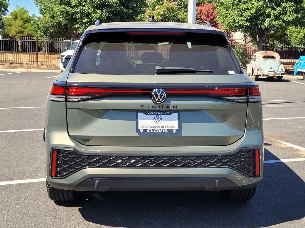 New 2026 Volkswagen Tiguan SE R-Line FWD image 6