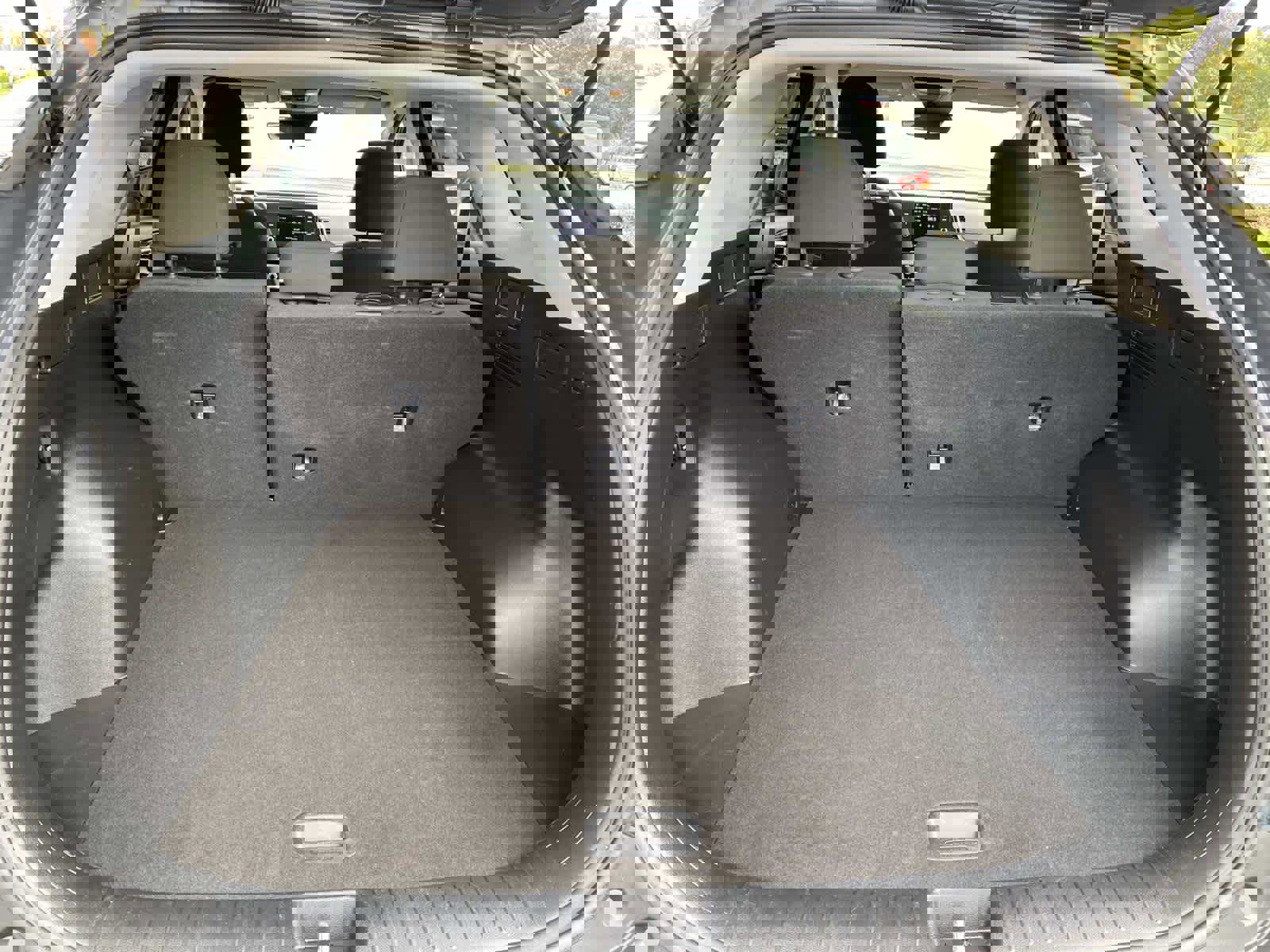 Used 2024 Kia Sportage LX image 5