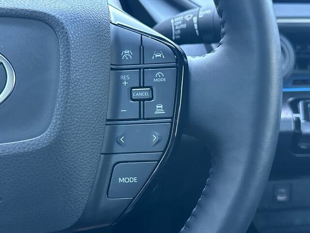 Used 2024 Toyota Prius XLE FWD image 28