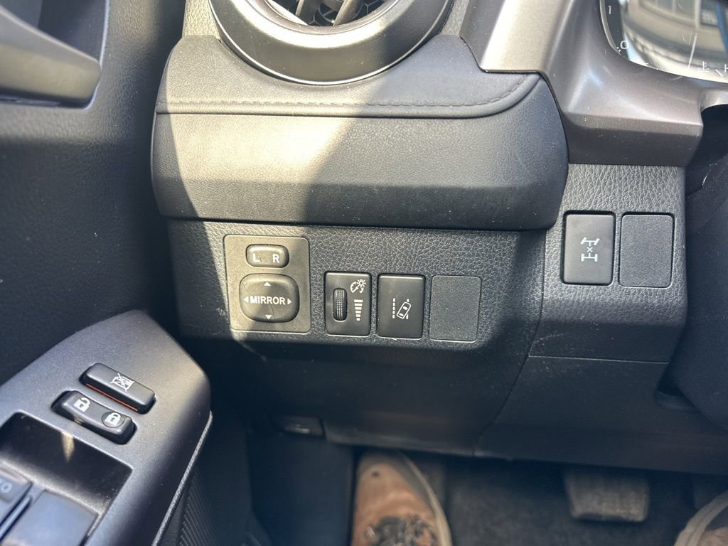 Used 2018 Toyota RAV4 LE w/ All Weather Liner Package image 19