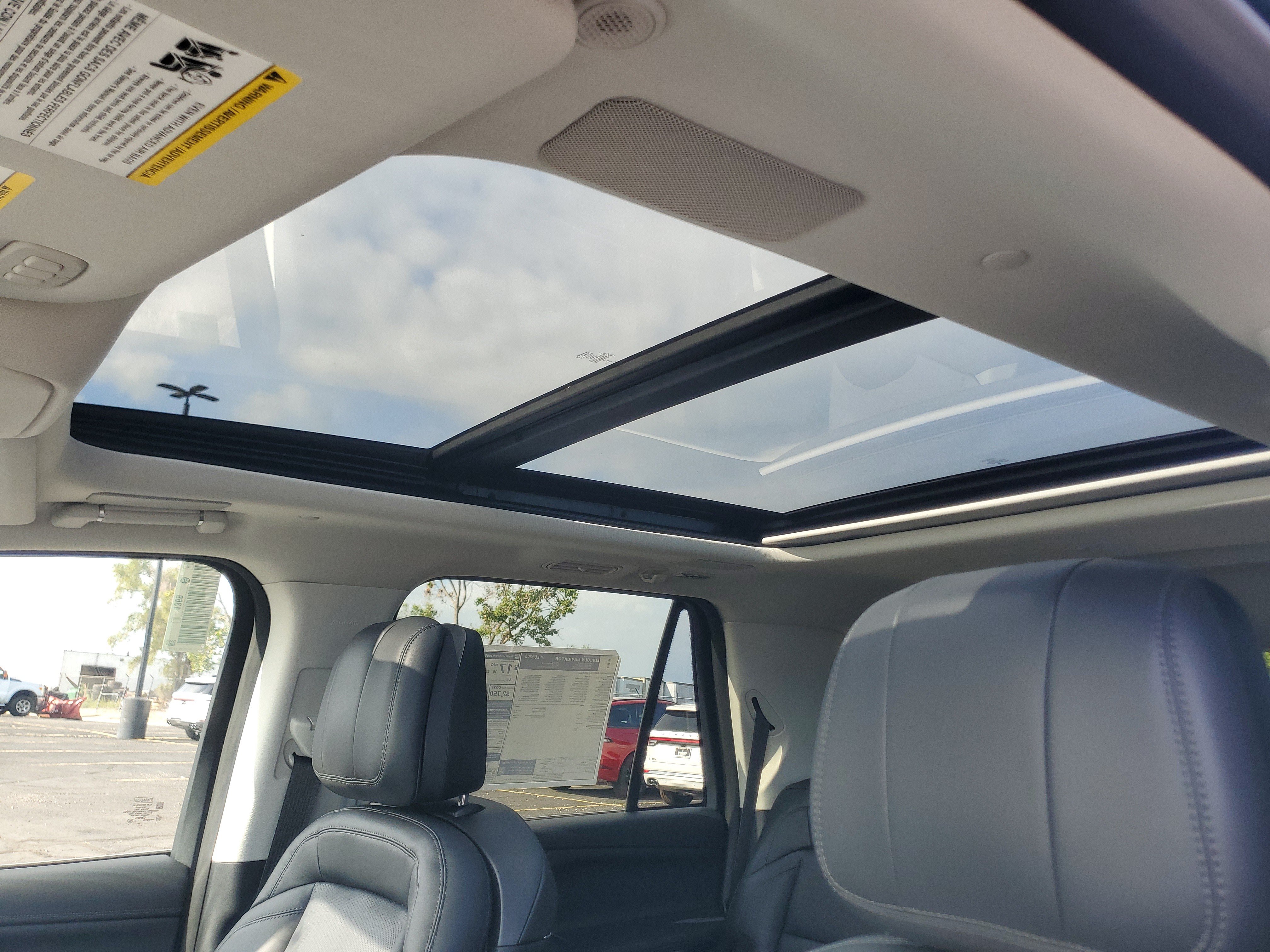New 2027 Lincoln Navigator Reserve AWD/4WD image 11