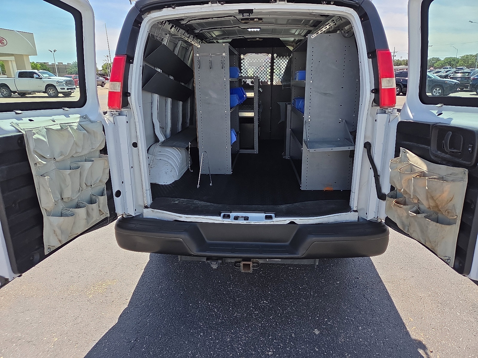 Used 2016 Chevrolet Express 2500 RWD image 8