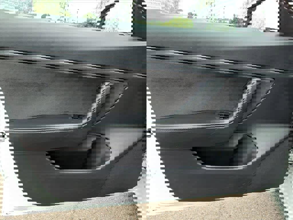 Used 2021 Tesla Model 3 Standard Range Plus image 14