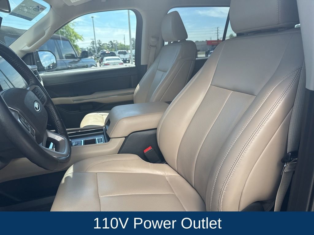 Used 2023 Ford Expedition XLT image 11
