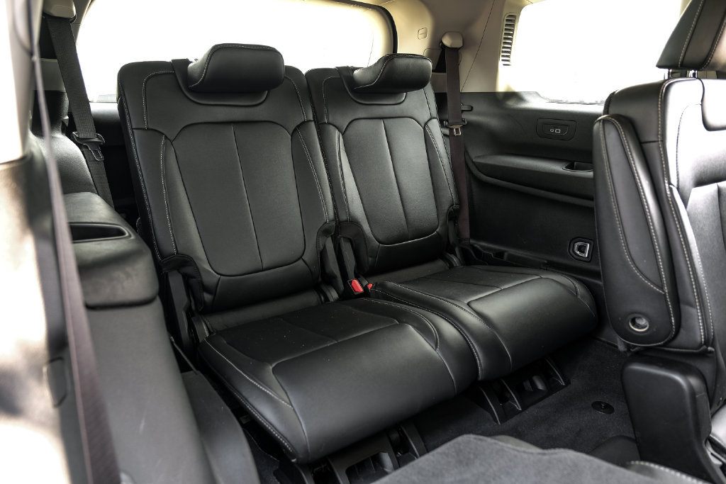 Used 2023 Jeep Grand Cherokee L Limited AWD/4WD image 52