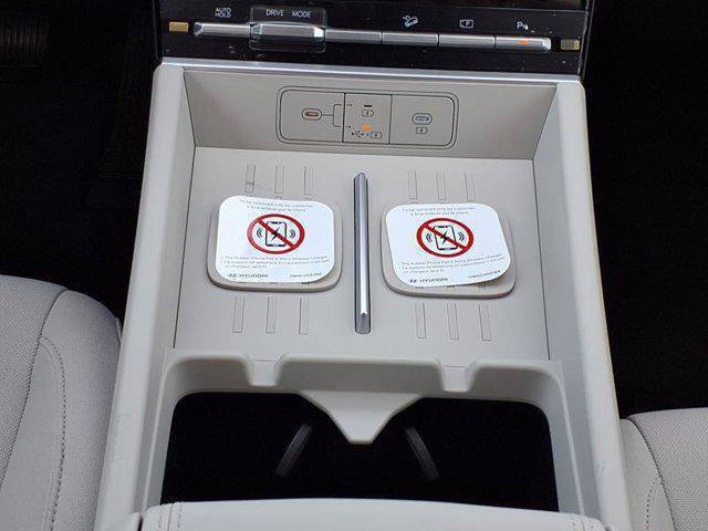 New 2026 Hyundai Santa Fe SE image 9