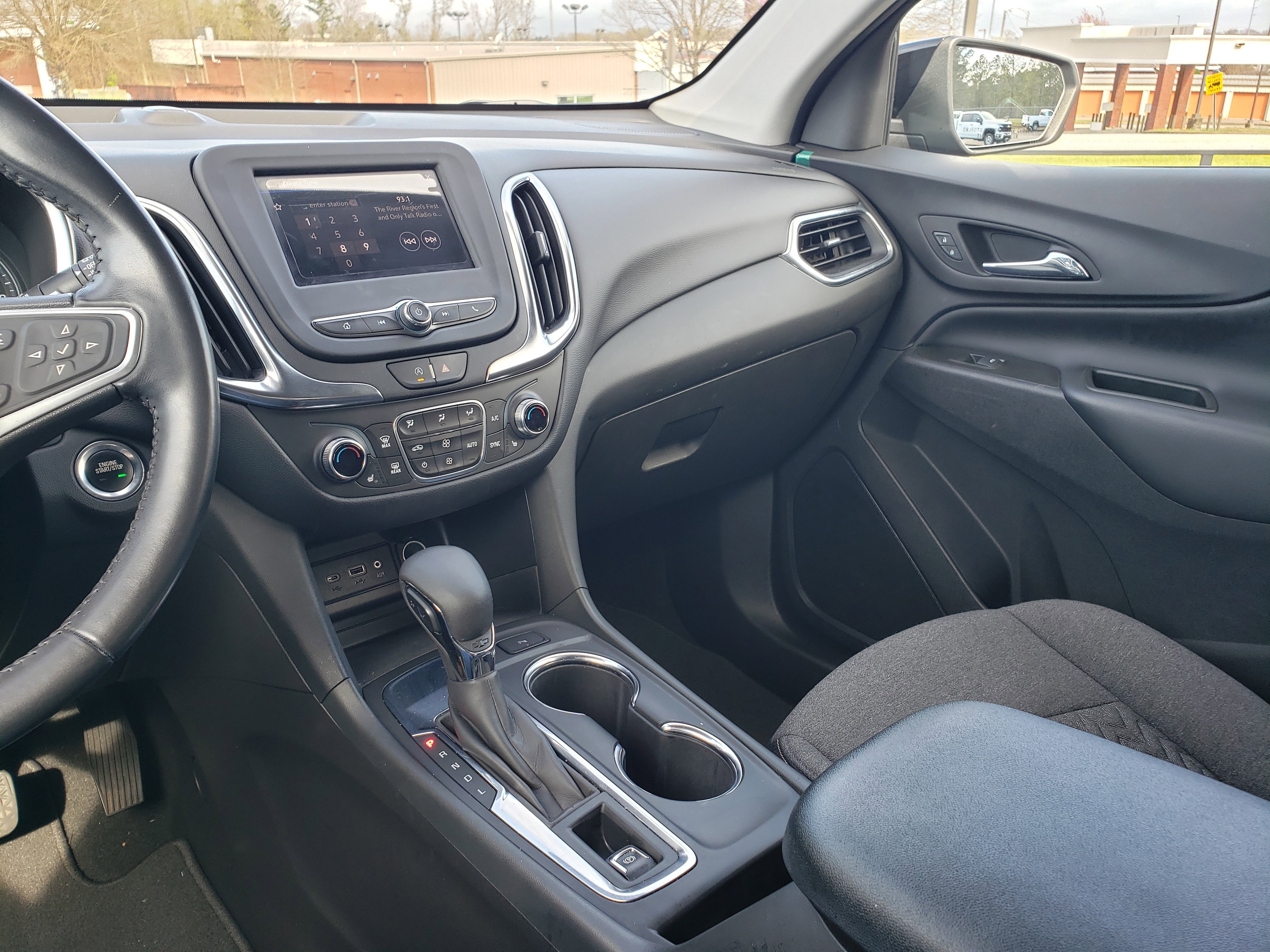 Used 2022 Chevrolet Equinox LT w/ Driver Convenience Package image 22