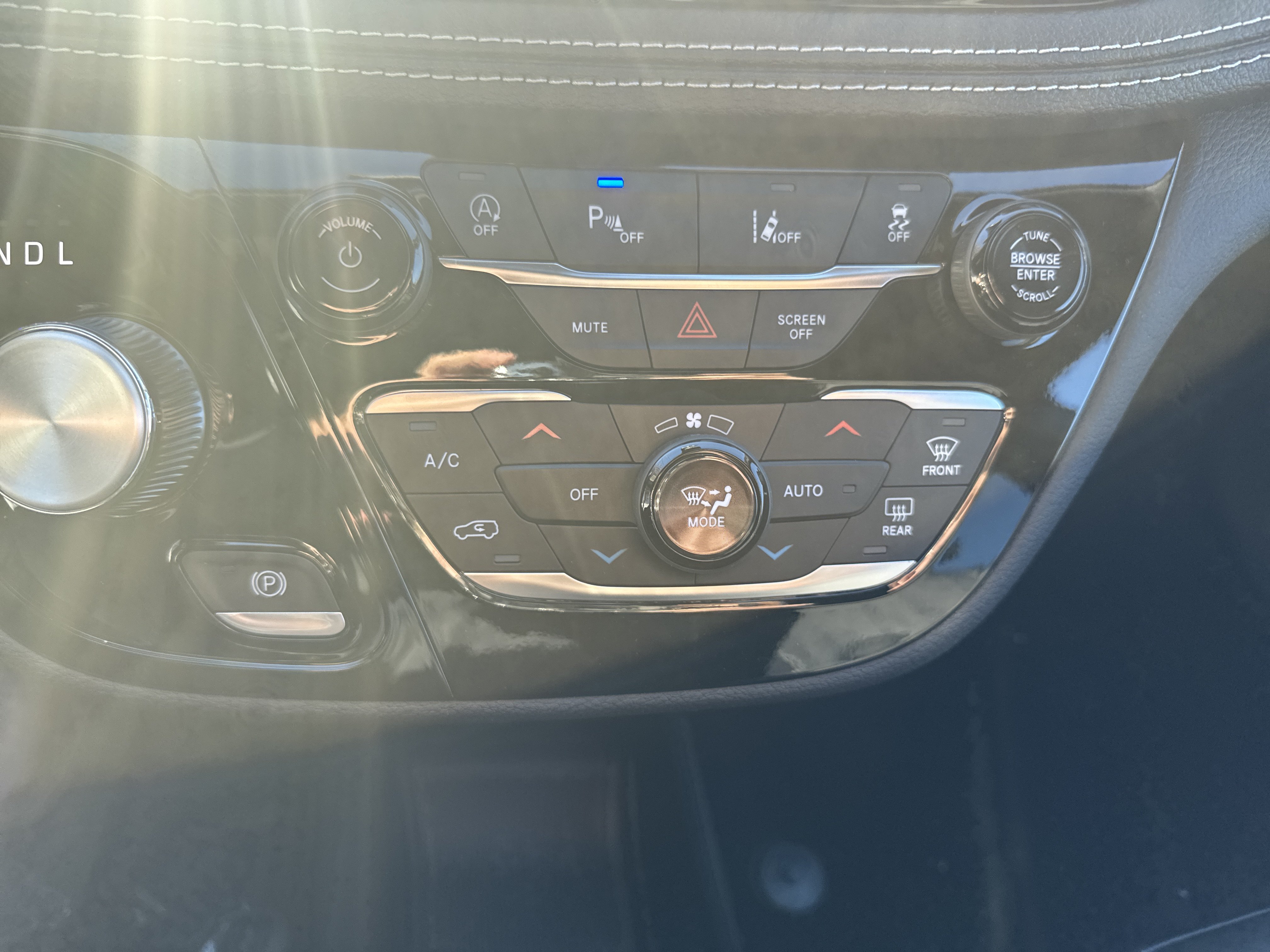 New 2026 Chrysler Pacifica Select FWD image 25