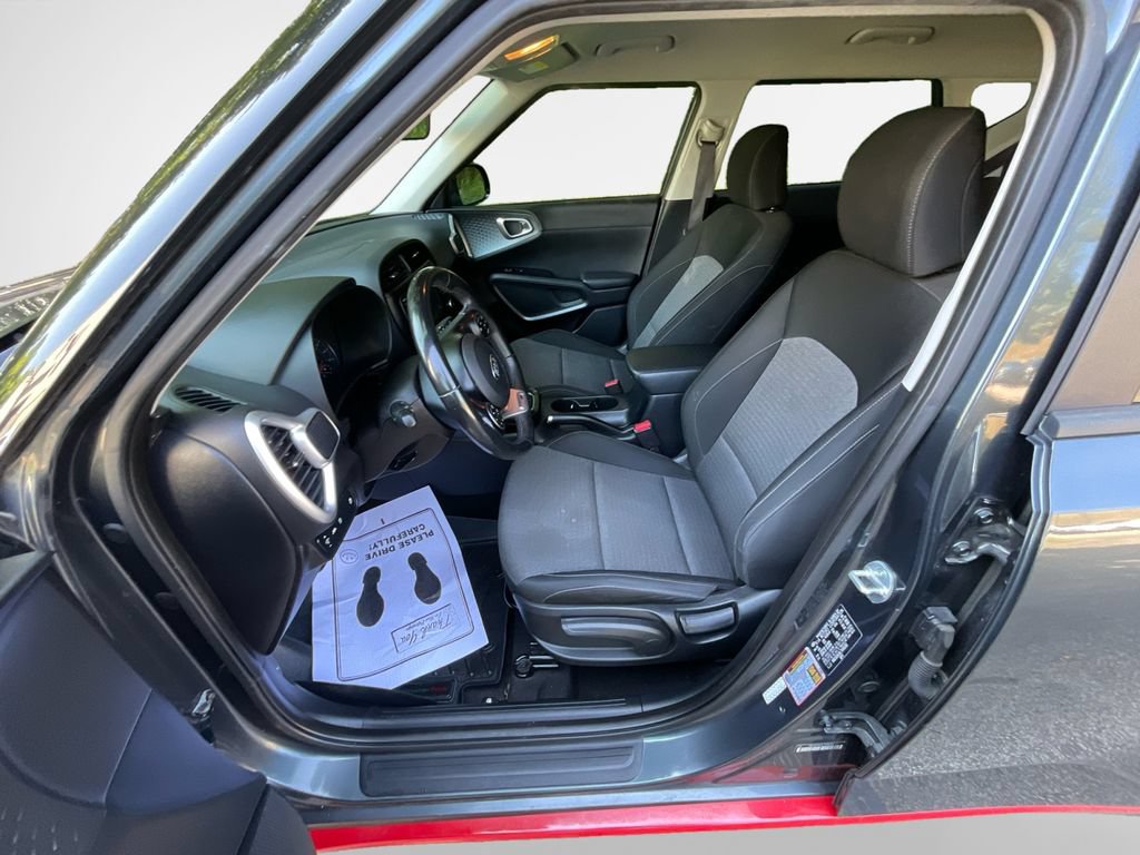 Used 2020 Kia Soul GT-Line FWD image 12