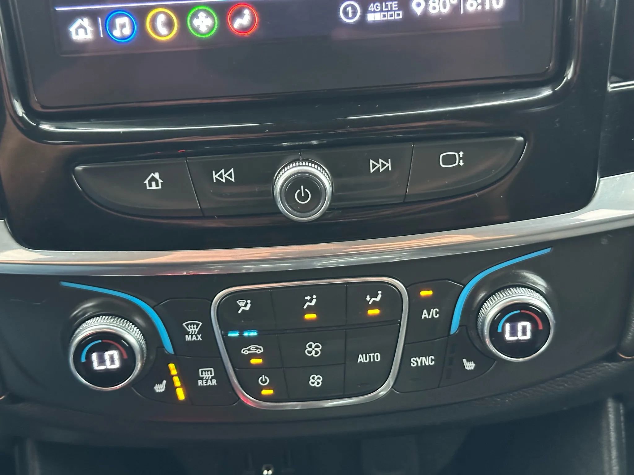 Used 2020 Chevrolet Traverse LT image 22