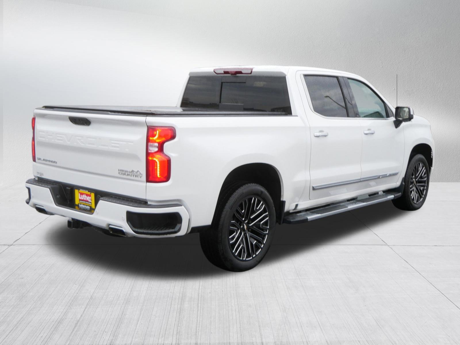 Used 2023 Chevrolet Silverado 1500 High Country w/ High Country Premium Package image 7