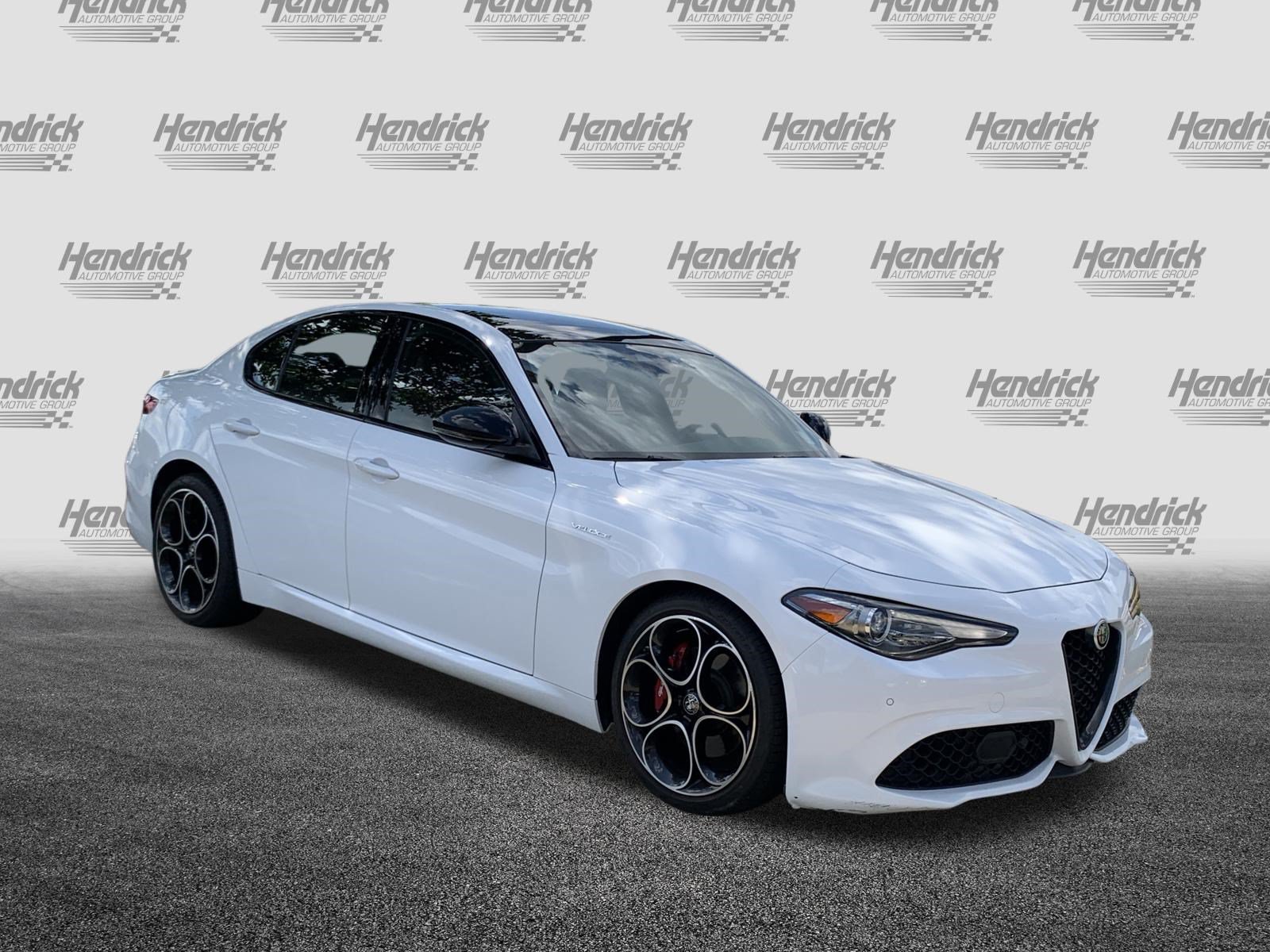 Used 2022 Alfa Romeo Giulia Veloce RWD image 2