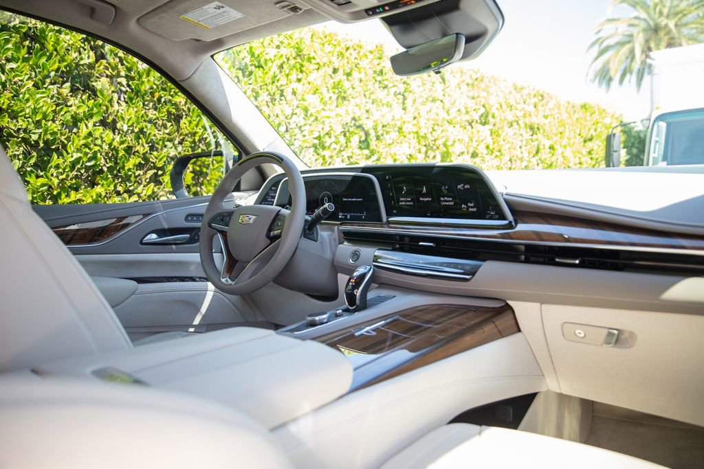 Used 2024 Cadillac Escalade Sport Platinum w/ Heavy-Duty Trailer Package image 20