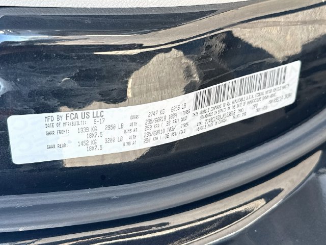 Used 2018 Chrysler Pacifica Touring Plus w/ Tire & Wheel Group FWD image 36
