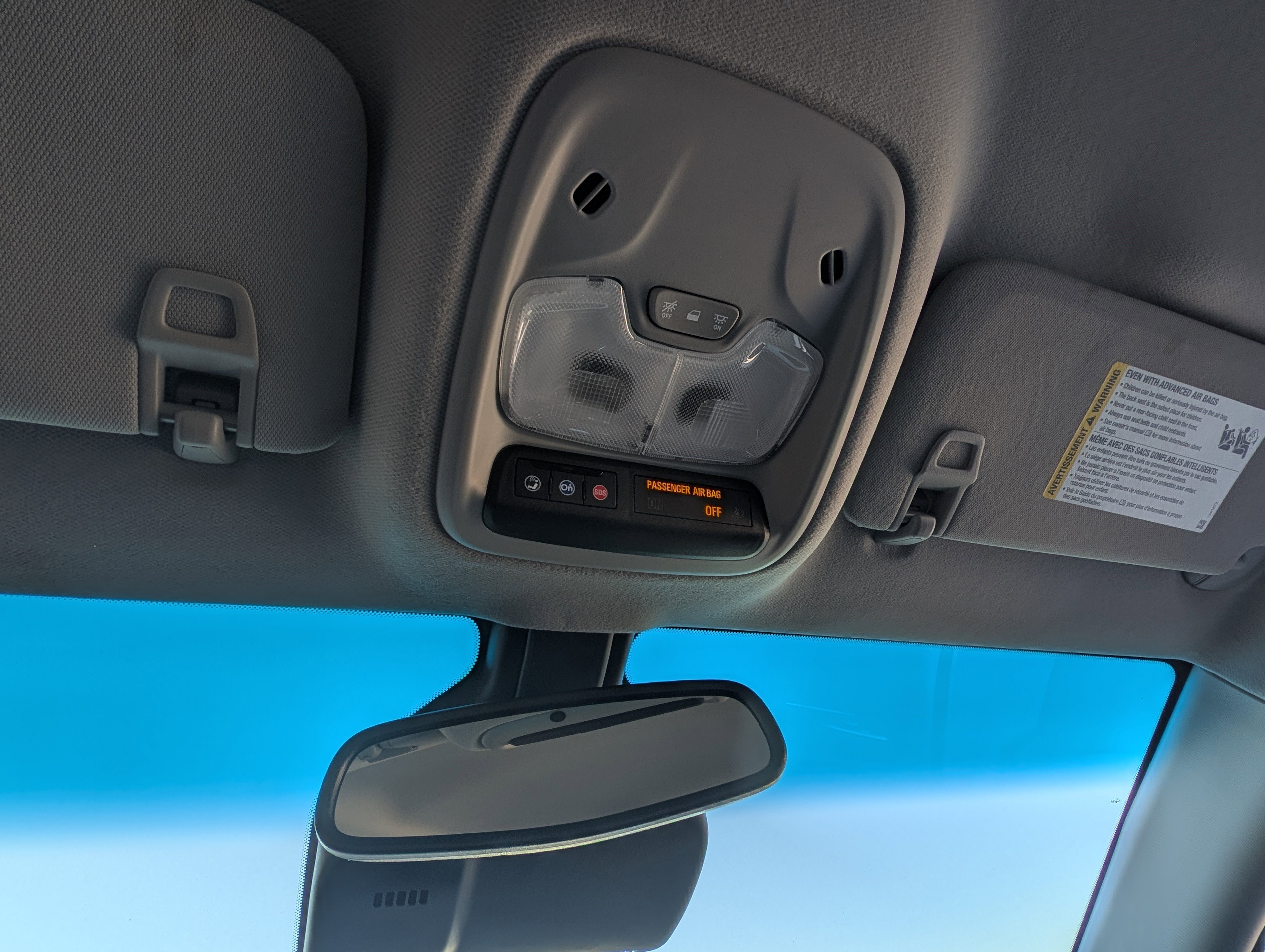 Used 2022 Chevrolet Bolt LT w/ Infotainment Package image 29