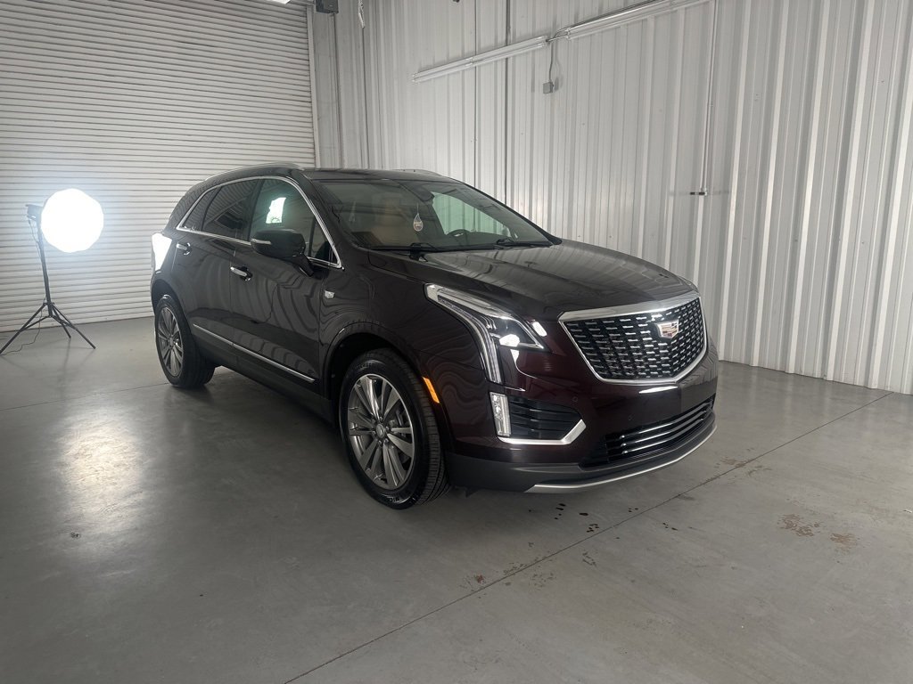 Used 2021 Cadillac XT5 Premium Luxury image 3