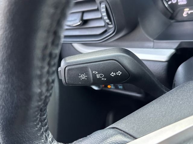 Used 2022 Ford Explorer XLT image 16