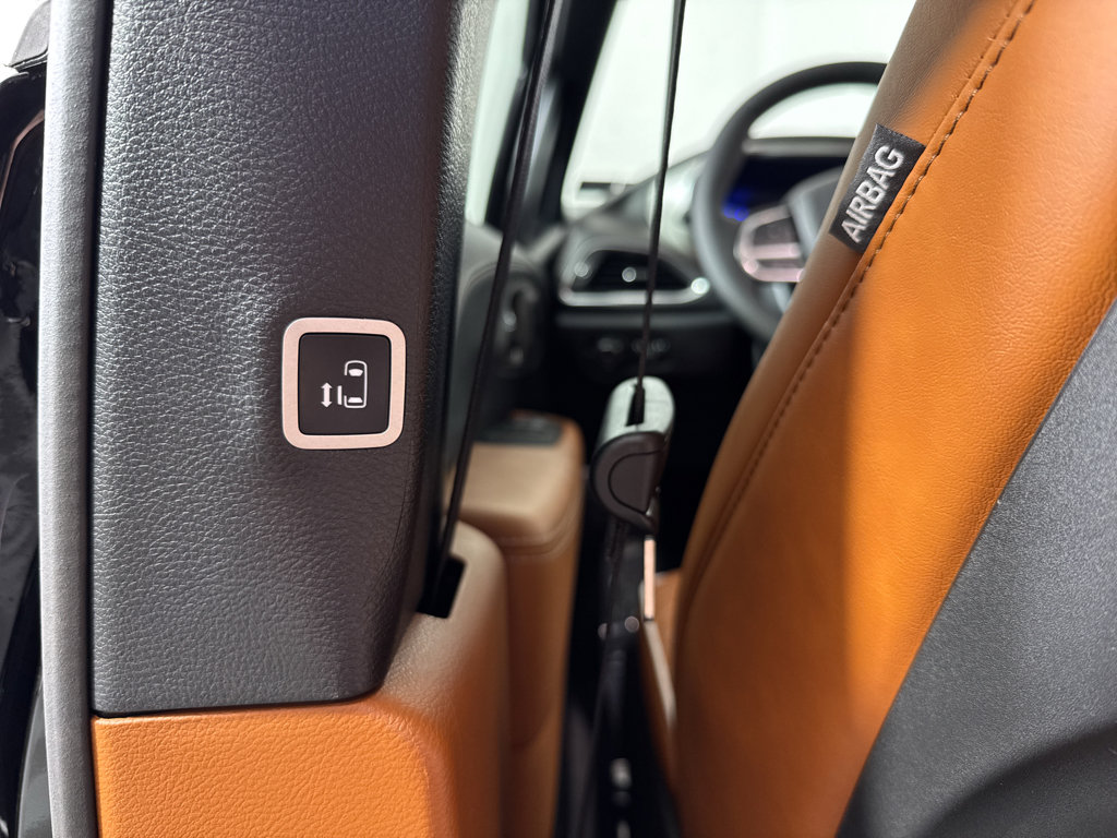 New 2026 Chrysler Pacifica Pinnacle image 35