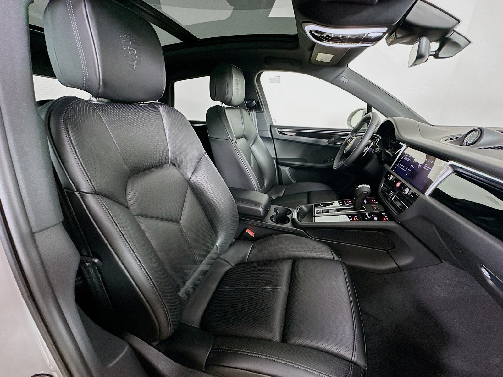 New 2026 Porsche Macan AWD/4WD image 44