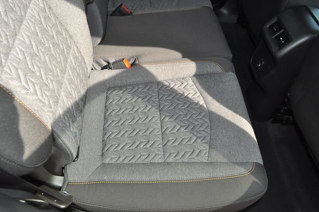 Used 2023 Chevrolet Equinox LT FWD image 27