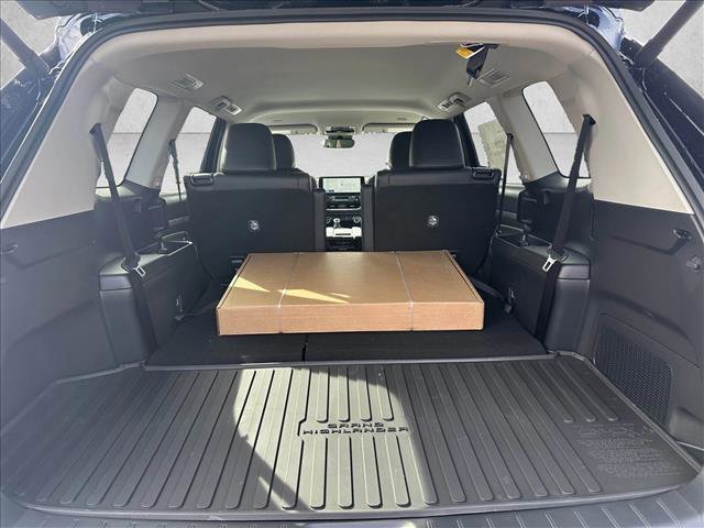 New 2026 Toyota Grand Highlander XLE image 8