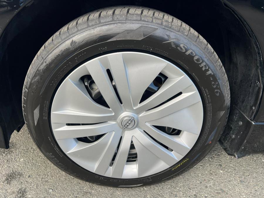 Used 2025 Nissan Leaf S image 41
