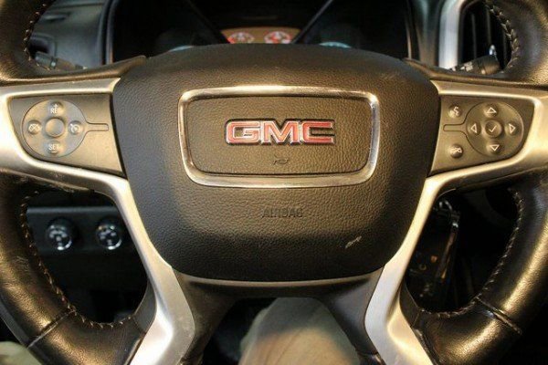 Used 2015 GMC Canyon SLT image 20