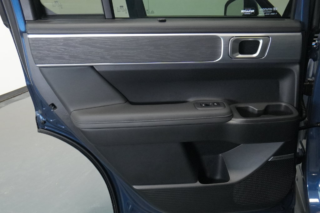 Certified 2026 Hyundai Santa Fe Limited AWD/4WD image 30
