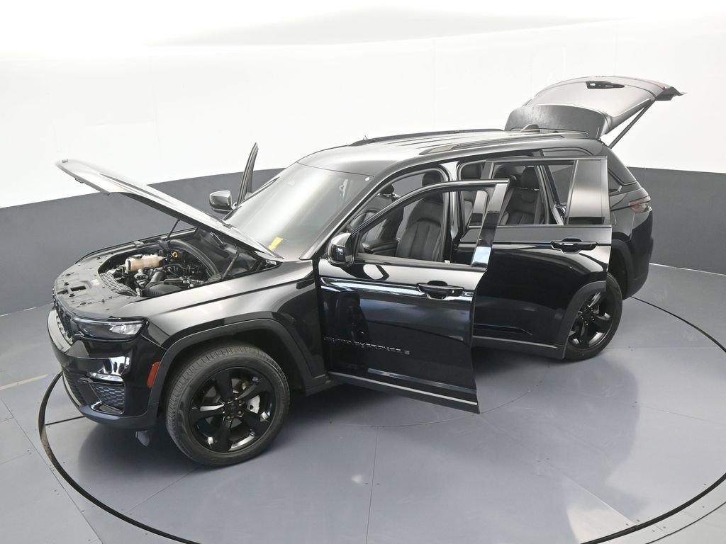 Used 2023 Jeep Grand Cherokee Limited w/ Black Appearance Package image 67