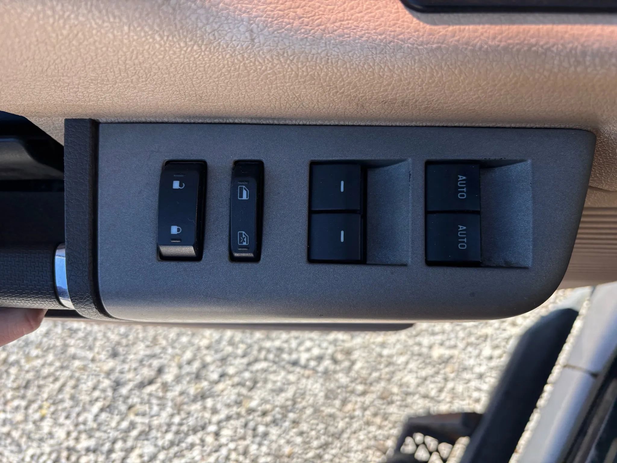 Used 2014 Ford F250 Lariat w/ Lariat Chrome Package image 18