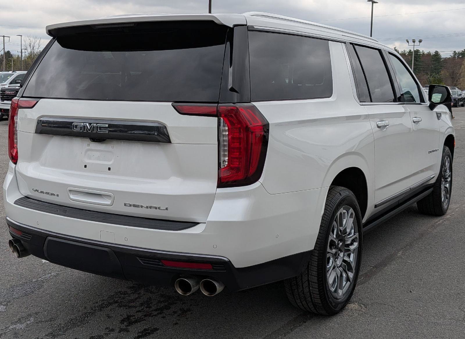Certified 2023 GMC Yukon XL Denali Ultimate AWD/4WD image 9