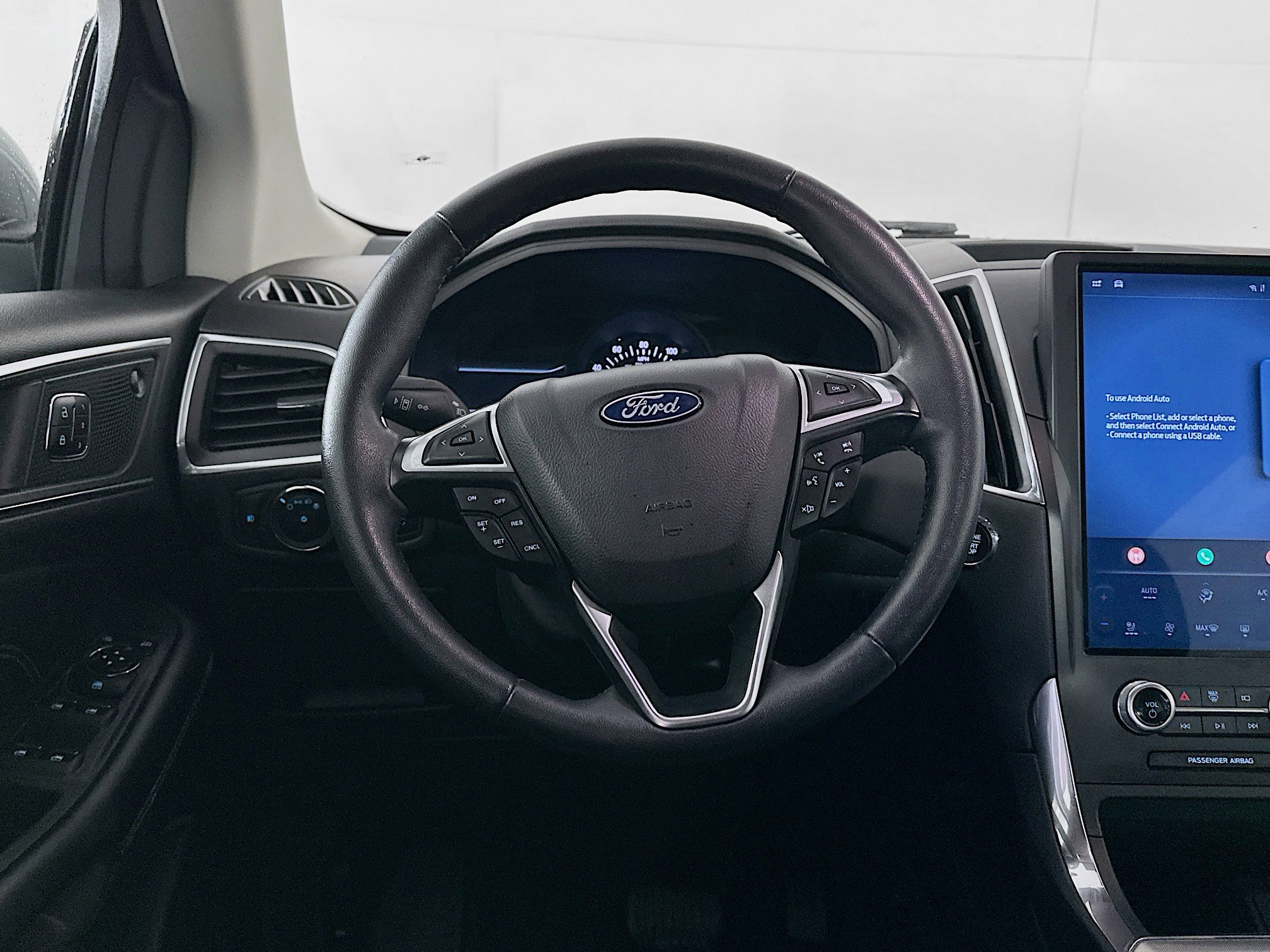 Used 2024 Ford Edge Titanium image 18