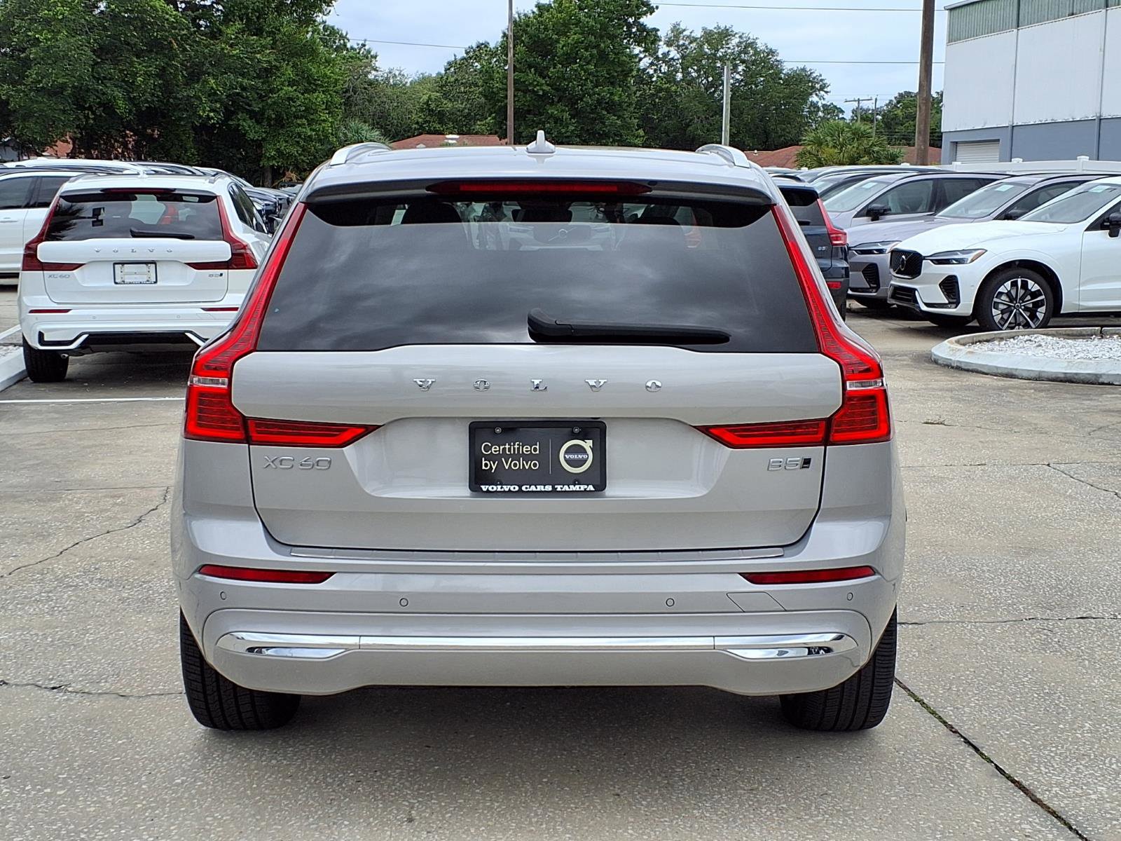 Certified 2023 Volvo XC60 B5 Ultimate w/ Protection Package Premier AWD/4WD image 6