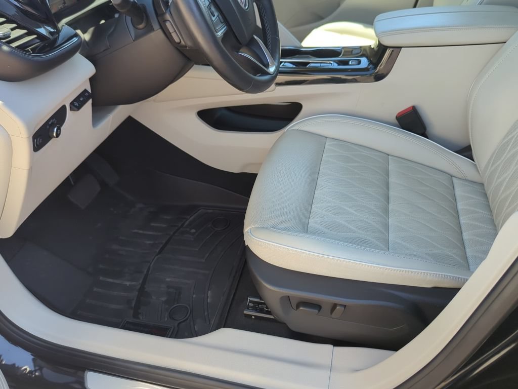 Used 2023 Buick Envision Avenir AWD/4WD image 32