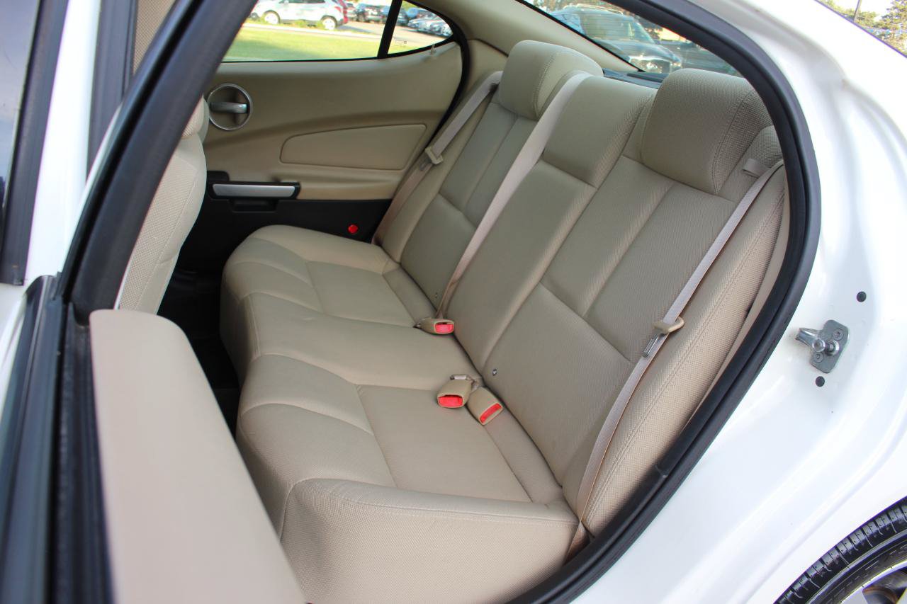 Used 2008 Pontiac Grand Prix w/ Preferred Package FWD image 28