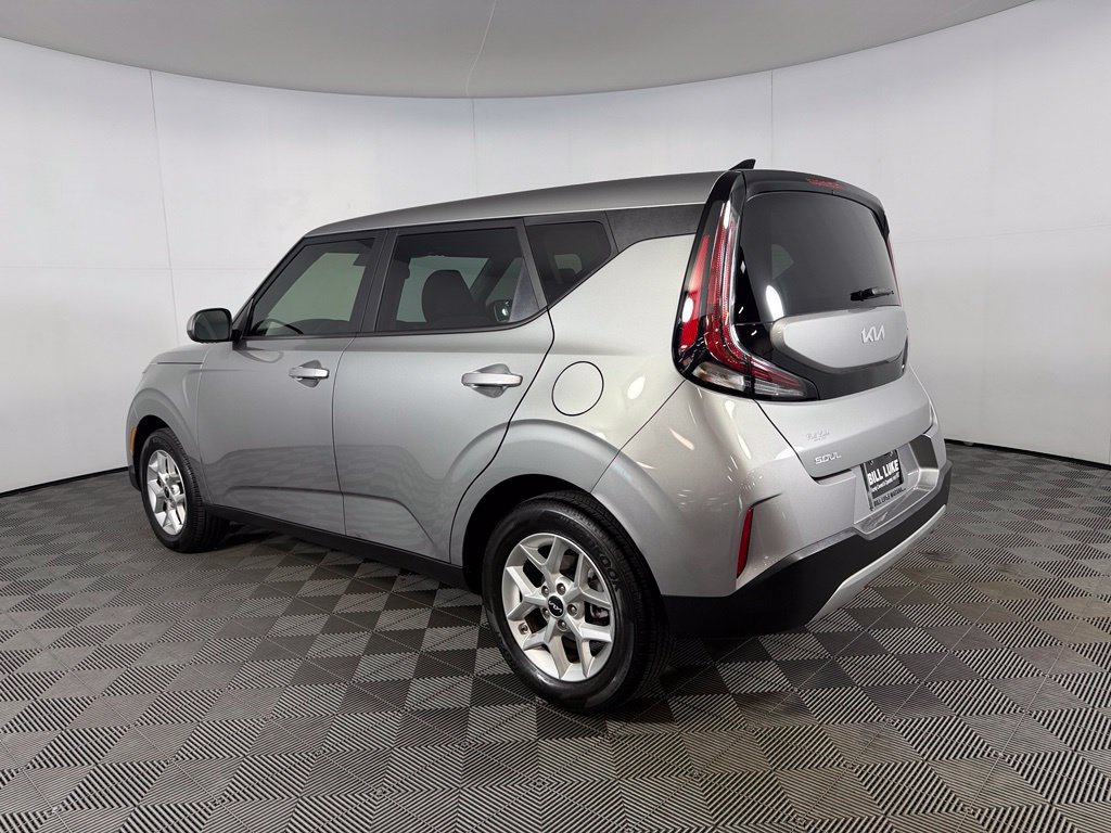 Used 2025 Kia Soul LX w/ LX Technology Package FWD image 7
