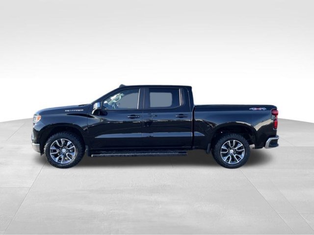 Used 2022 Chevrolet Silverado 1500 LT AWD/4WD image 2