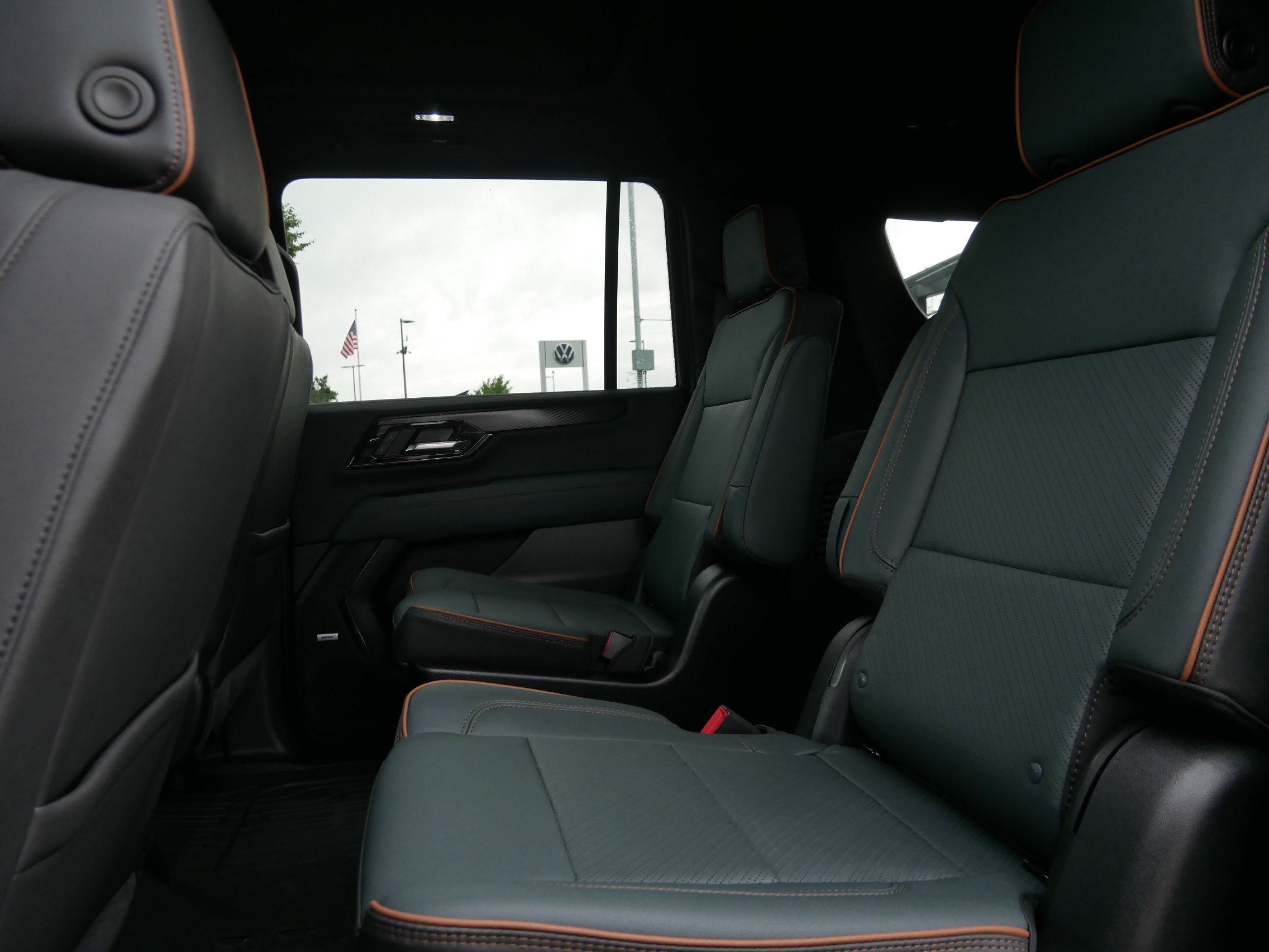 New 2026 GMC Yukon XL AT4 w/ AT4 Premium Package AWD/4WD image 5