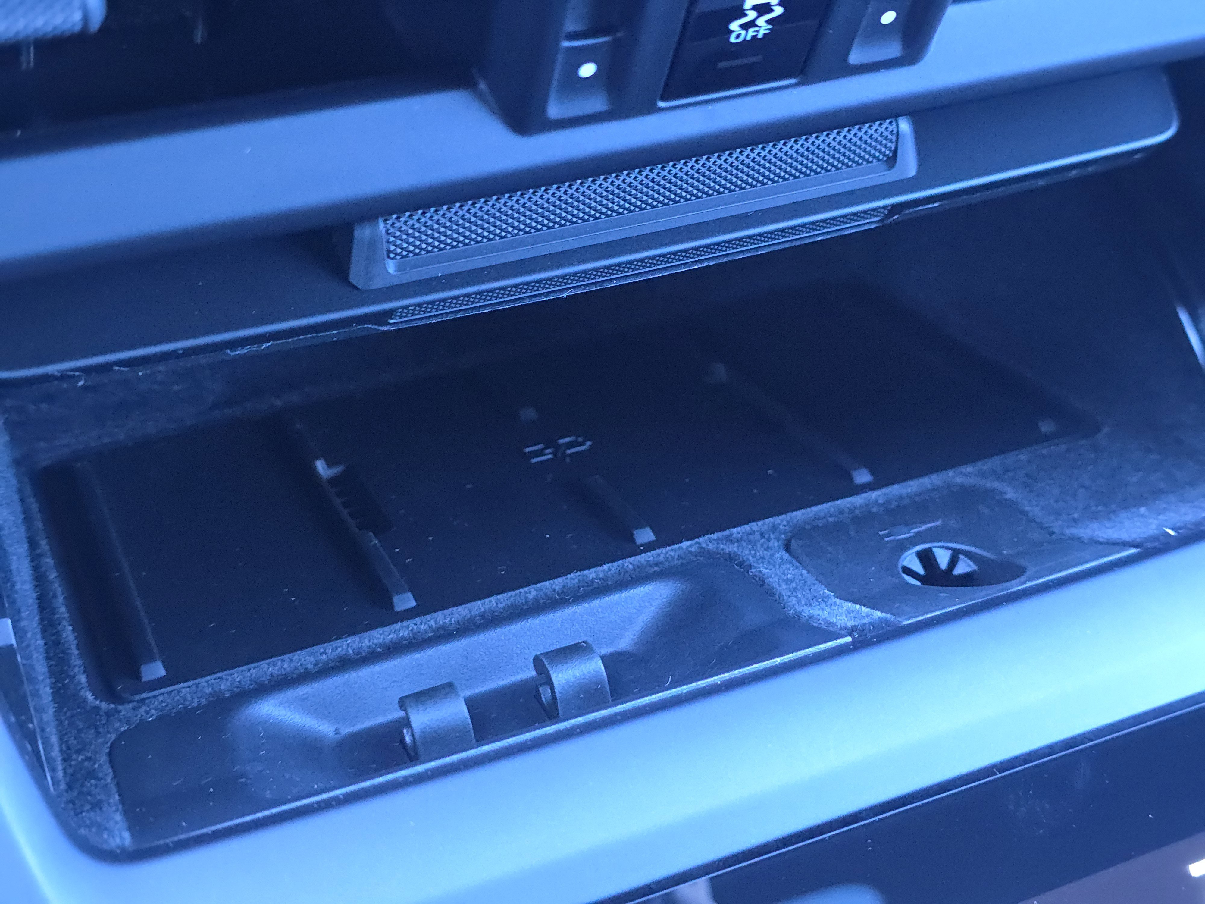 Certified 2024 Porsche Macan 4 Electric image 25