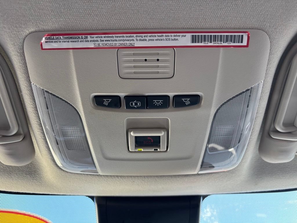 Used 2022 Toyota Corolla LE FWD image 33