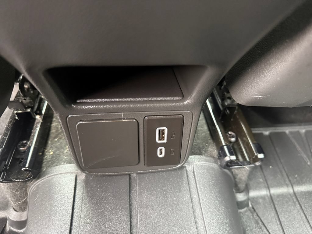 Used 2026 Buick Encore GX Sport Touring w/ Comfort Package AWD/4WD image 36