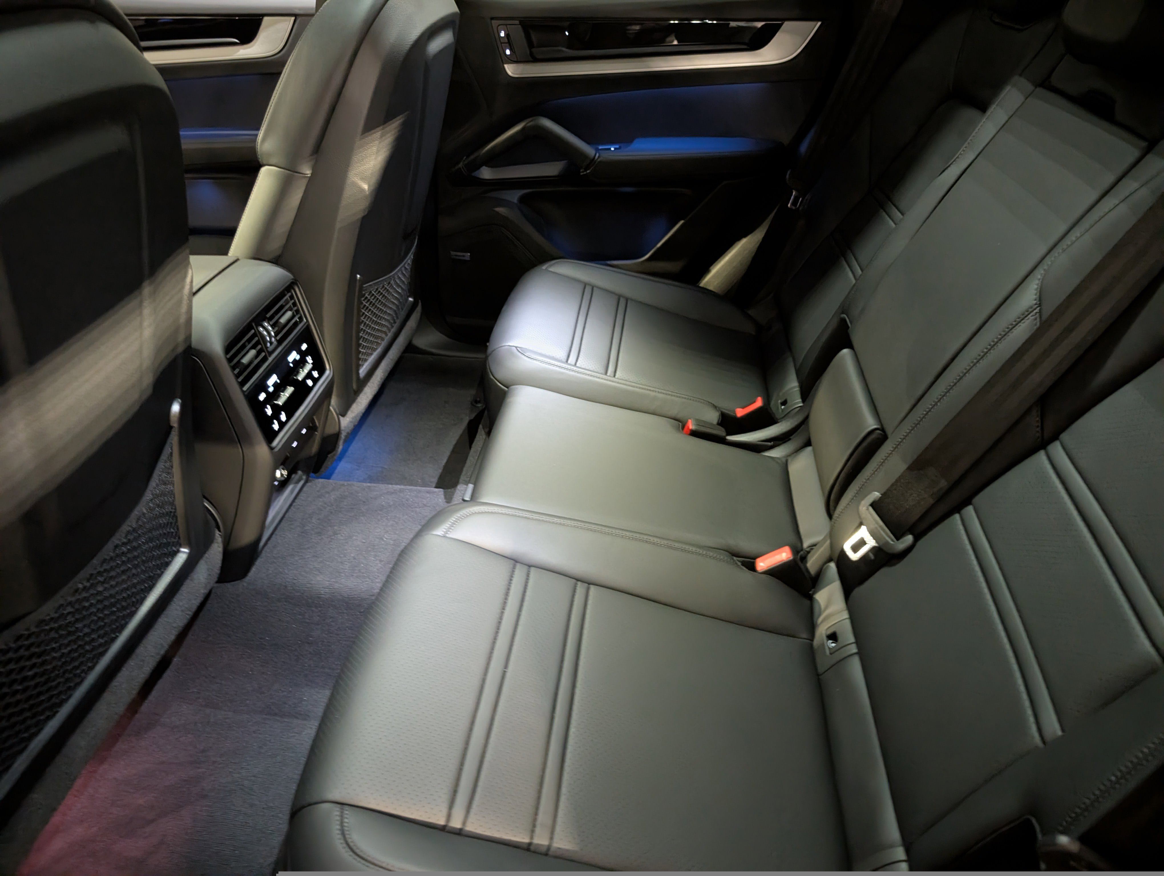 New 2026 Porsche Cayenne Coupe image 24