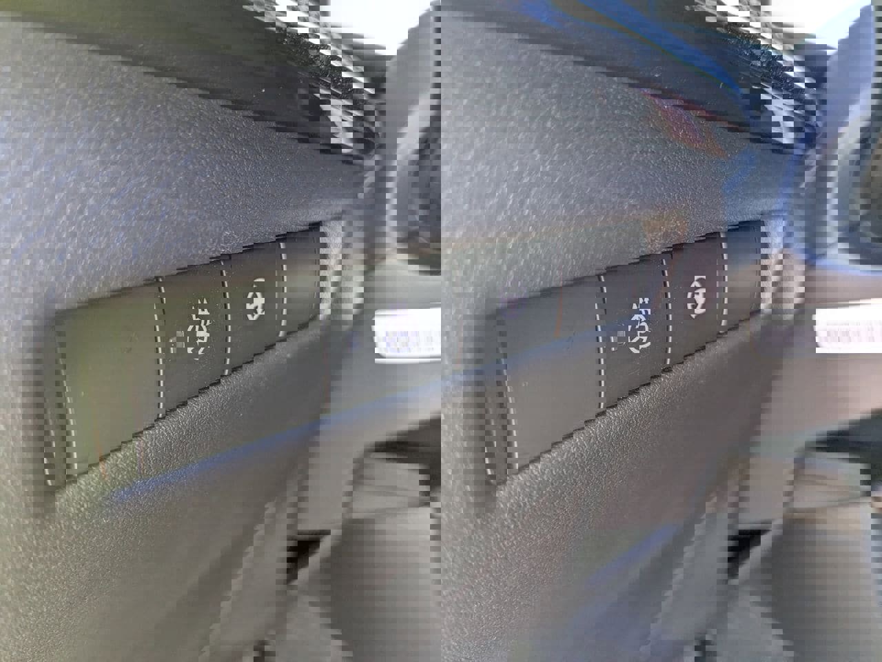 New 2026 Nissan Kicks SR w/ SR Premium Package image 16