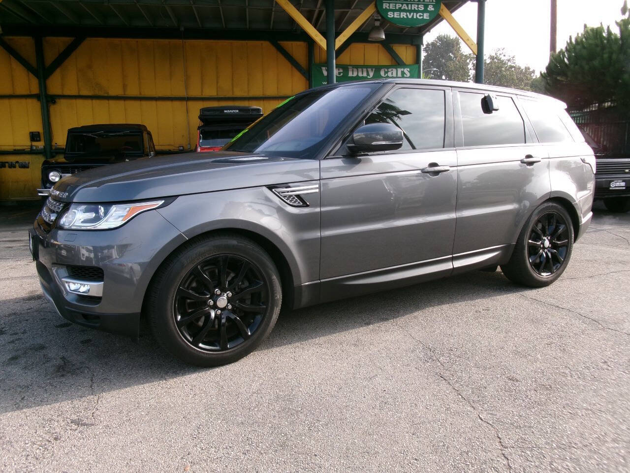 Used 2016 Land Rover Range Rover Sport HSE image 2